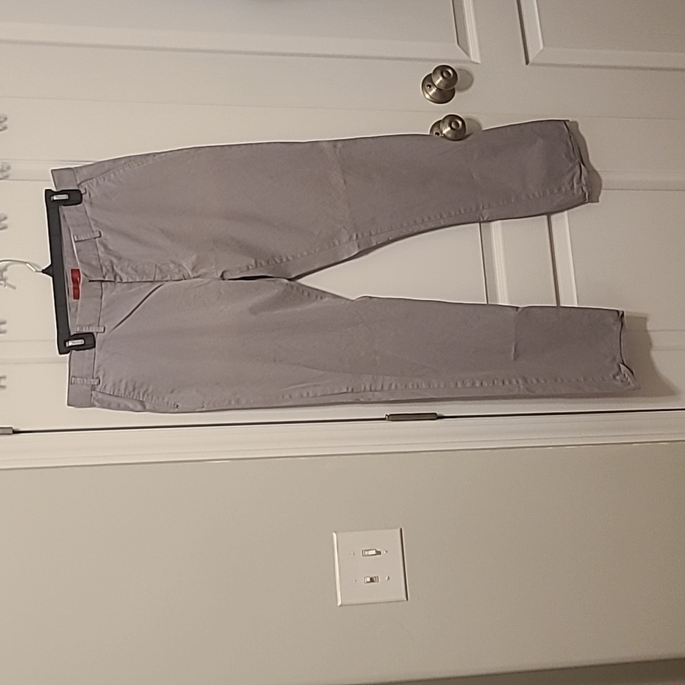 Saks fifth Avenue red trim fit